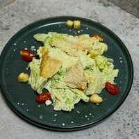 Салат Цезарь с курицей в Бараш&Лаваш