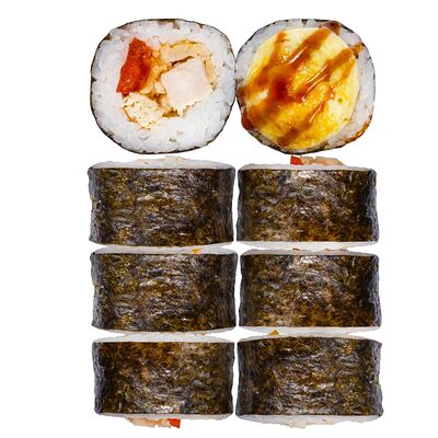 Запеченный ролл с курицей в Мисо-Мисо по цене 384 ₽