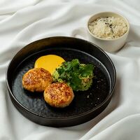 Крабовые котлеты с кремом из авокадо в Hamster