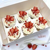 Ванильные капкейки с клубничной начинкой 6 штук в Con Amore