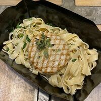 Котлета куриная с пастой в Гастропаб 40