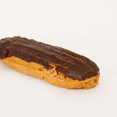 Эклер Заварной крем с шоколадной помадкой в Бабушкины пирожки по цене 146 ₽