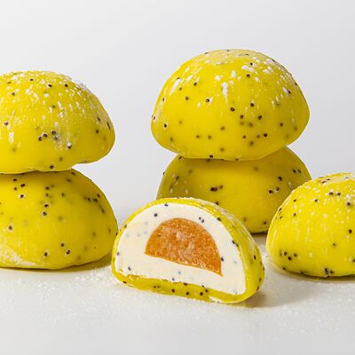 Моти Маракуйя-мак в YUZU по цене 450 ₽