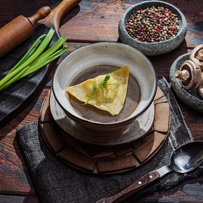 Крем-суп грибной в Пельмения по цене 510 ₽