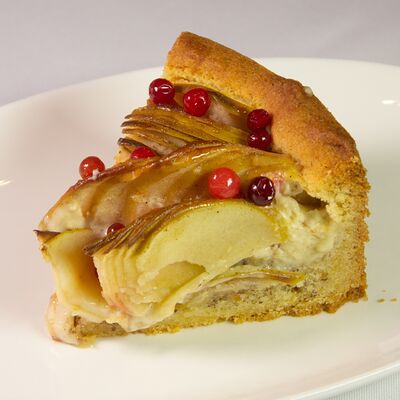 Яблочный тарт с миндалём в APOLLO по цене 485 ₽