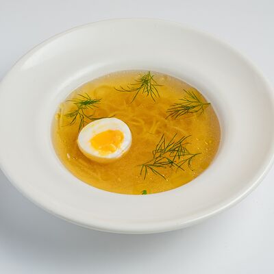 Консоме из курицы, лапша в Everland по цене 750 ₽