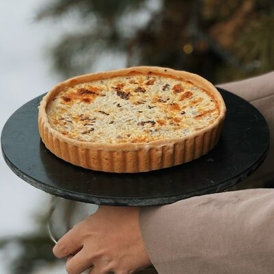 Лотарингский пирог с курицей и грибами в Кондитерская Виолет по цене 919 ₽