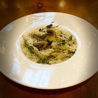 Паста с курицей, шампиньонами и сливочным песто в Время Ч