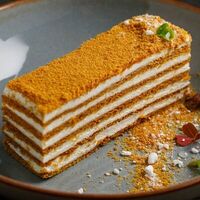 Медовик в Блин да вареник