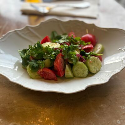 Салат по-домашнему в Мандарин по цене 395 ₽