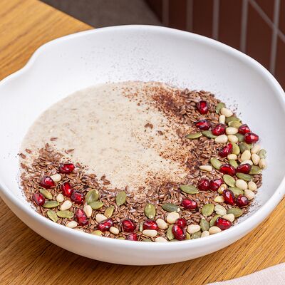 Овсяная каша на кедровом молоке в М2 Органик Клуб Сокол по цене 800 ₽