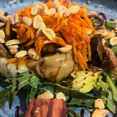 Салат с говядиной в азиатском стиле в Лобстер по цене 699 ₽