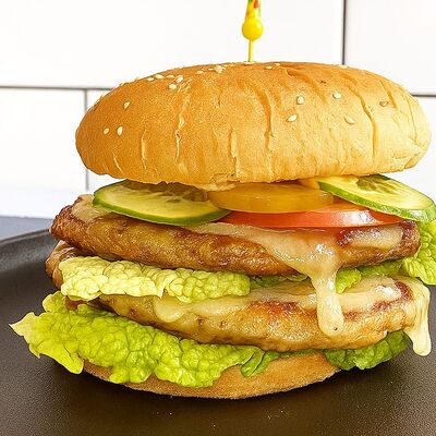 Бургер говяжий с двойной котлетой в Еда-Огонь по цене 800 ₽