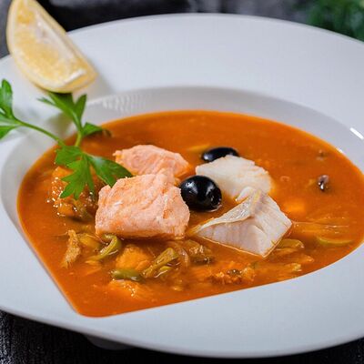 Богатырская уха из лосося в Buta по цене 430 ₽