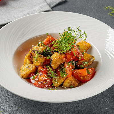 Салат с хрустящим баклажаном в Море Есть по цене 750 ₽