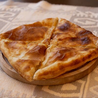 Хачапури слоёный в Грузинский дом марабда по цене 395 ₽