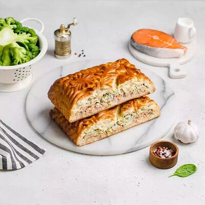 Пирог с кетой и брокколи в Штолле по цене 3579 ₽