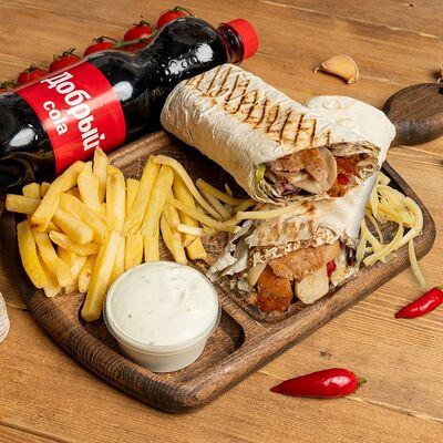 Комбо Донер с курицей и сыром в НАШ Шеф Донер по цене 769 ₽