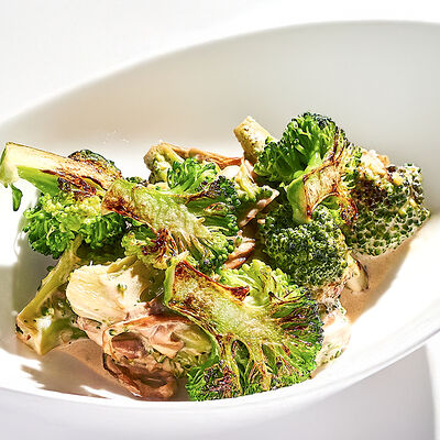 Брокколи с грибами в устричном соусе в Вартазия по цене 630 ₽