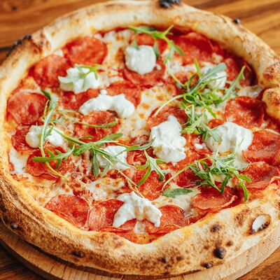 Пеперони со страчателлой в Макадамия по цене 650 ₽