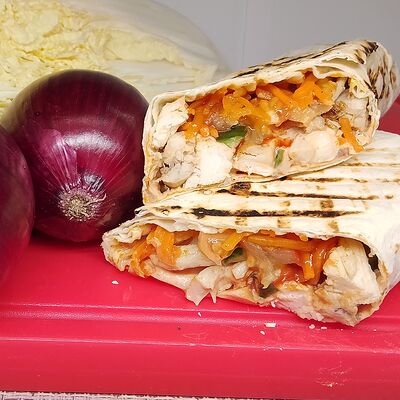 Со свининой в чесночном соусе в Полметра шаурмы по цене 499 ₽