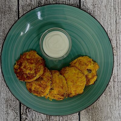 Оладьи морковно-сырные в Луна Рыба по цене 330 ₽