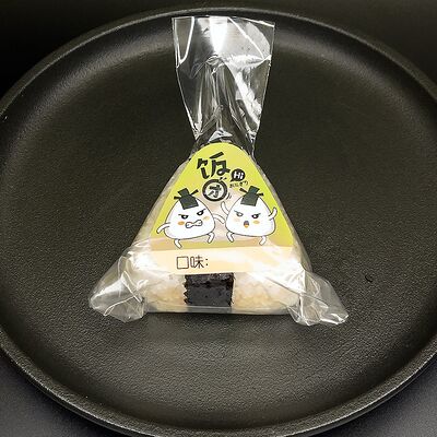 Онигири с хрустящей креветкой в MOYOO по цене 210 ₽