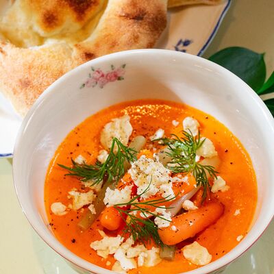 Овощная икра с сыром и теплой лепешкой в Стекляшка по цене 650 ₽