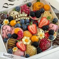 Фрукты в шоколаде Сладкий День Рождения в SweetGift клубника в шоколаде
