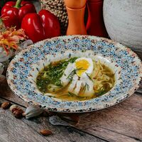 Домашний суп с лапшой собственного приготовления в Дэда