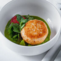 Котлета из черной трески с соте из зеленых овощей в Narnia