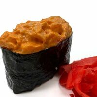 Гункан с кальмаром в Эби Суши