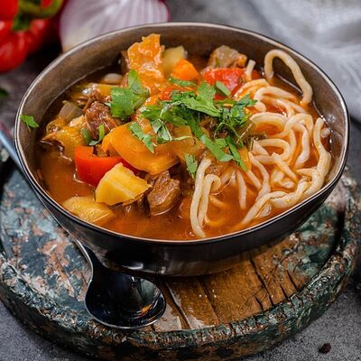 Узбекский традиционный лагман в Buta по цене 350 ₽