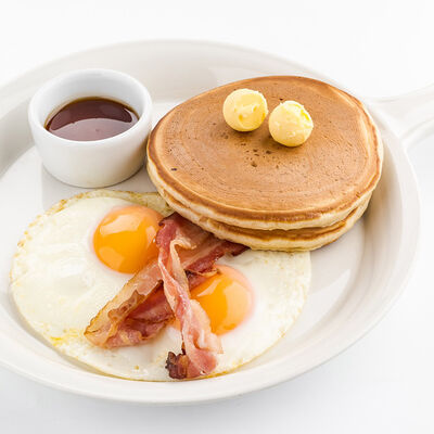 Ny завтрак в Udcкафе Upside Down Cake по цене 520 ₽