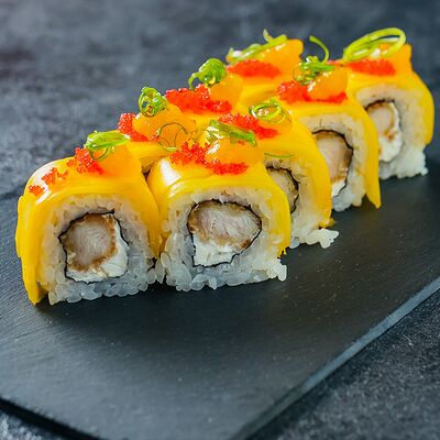 Ролл с курицей и сладким манго в Rolls Bar по цене 517 ₽