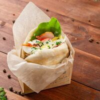 Пита с копченой индейкой в Бабагануш