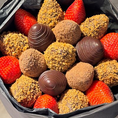 Клубника в шоколаде букет Для негов Клубника в шоколаде Simple Berry по цене 4990 ₽