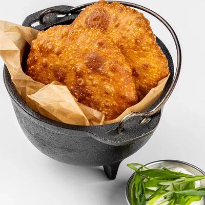 Пара беляшиков в Мамино по цене 470 ₽