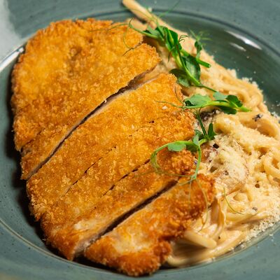 Удон с хрустящей курочкой и вешенками в Самер Джем по цене 622 ₽