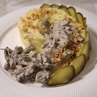 Бефстроганов в Сливка