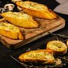 Хрустящий луковый багет с кукрузным муссом в Groodki по цене 280
