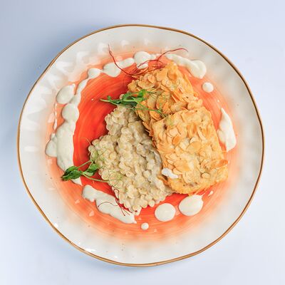 Стейк из белой рыбы с птитимом в Семейный ресторан Tiki&Taki по цене 850 ₽