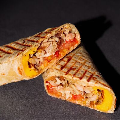 Сырная с курицей в Amber kebab по цене 399 ₽