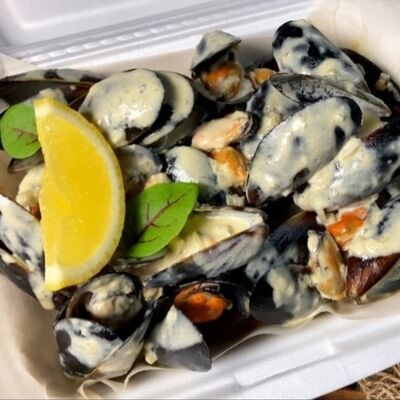 Мидии чили в соусе Блю Чиз в РАКОВАРЪ по цене 890 ₽