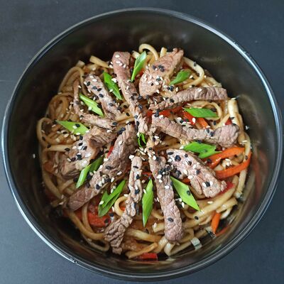 Удон с говядиной Терияки в ГансРолл по цене 475 ₽