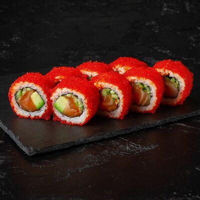 Калифорния со свежим лососем в Sushi House по цене 980 ₽