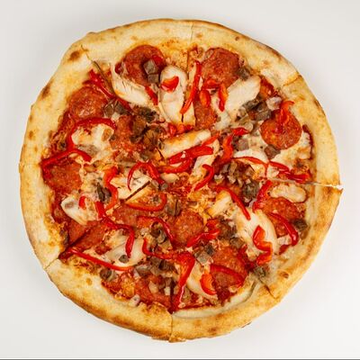 Пицца Пеперони мясная в Матрешка по цене 1250 ₽