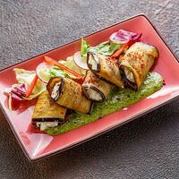 Баклажаны с сыром и соусом песто в Ресторан Бигджо