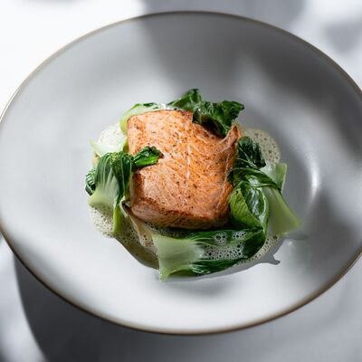 Филе семги с печеным фенхелем в МОМО по цене 3500 ₽