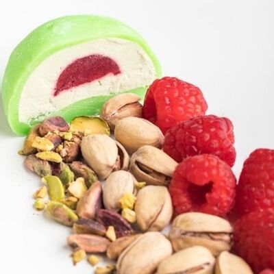 Моти Фисташка-малина в Мамин Cake по цене 330 ₽